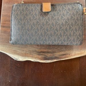 Michael Kors Adele smartphone wallet, good condition.